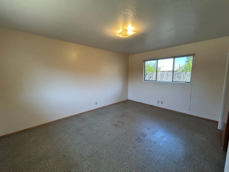 135 West Ave — Photo 11