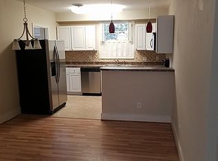 11 Lakeview Cir, Columbia, SC 29206