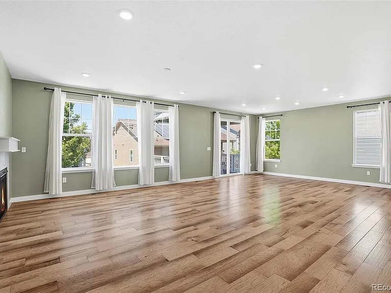 901 Sandstone Cir — Photo 10
