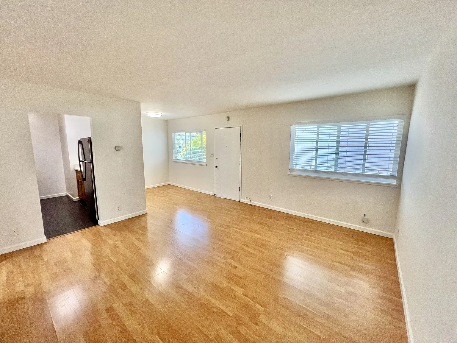 2 bed, 750 sqft, $2,895 — Photo 2