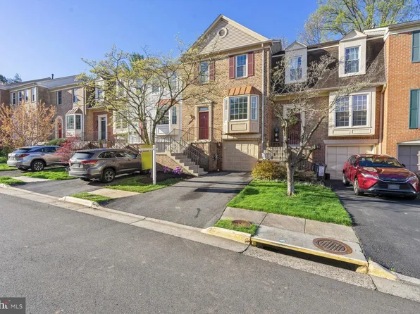 4229 Sleepy Lake Dr, Fairfax, VA 22033