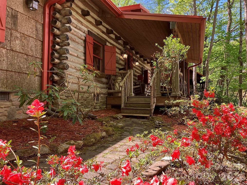 1st image of 12 Victoria Rose Ln