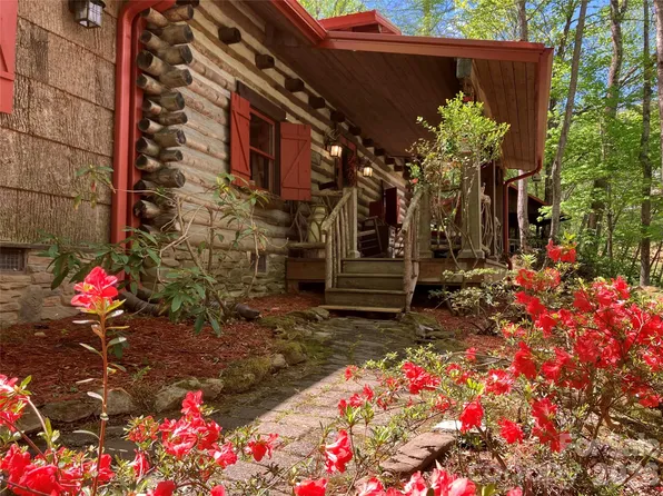 12 Victoria Rose Ln, Waynesville, NC 28785