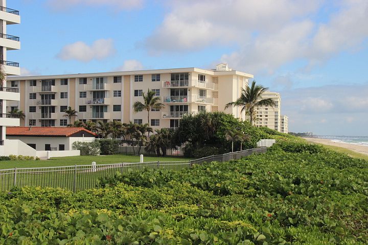 1st image of 630 Ocean Dr APT 404