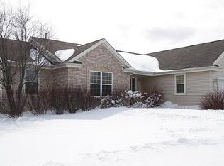 W203N17362 Francis Dr, Jackson, WI 53037