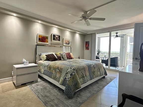 4th image of 3507 Oaks Way #905