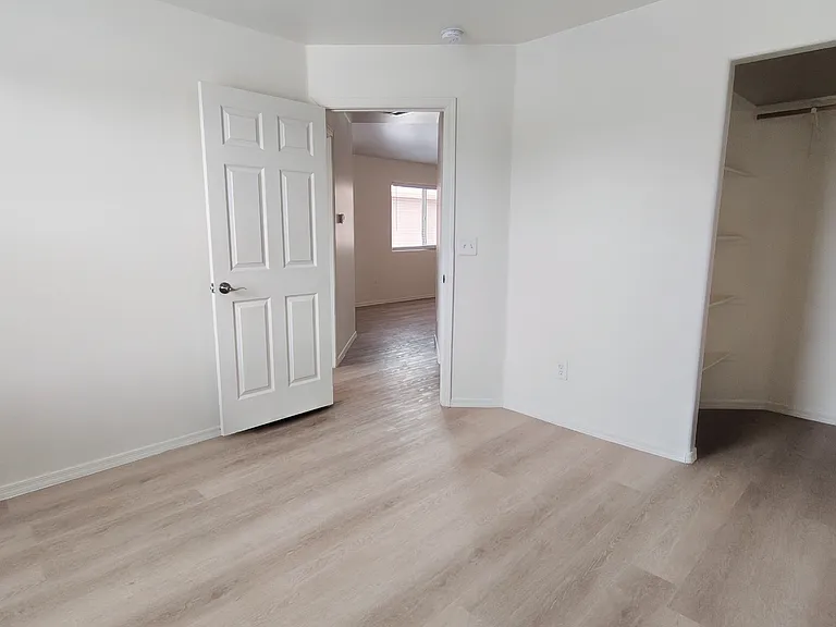 4 E Delta Rd #1 — Photo 13