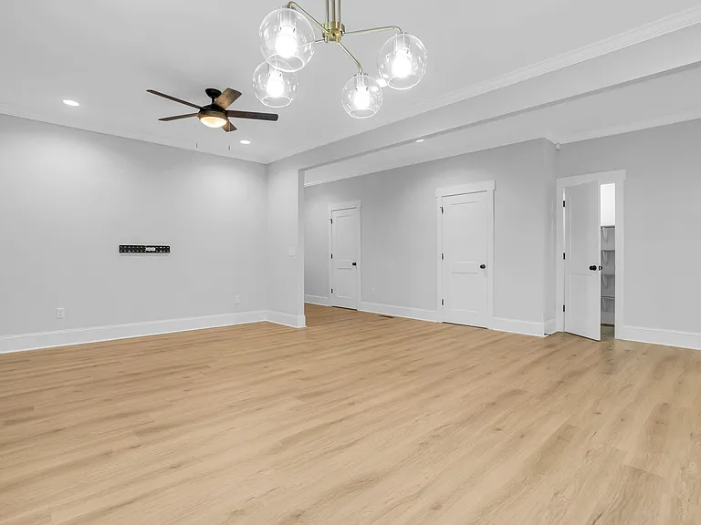 108 Averill St — Photo 8