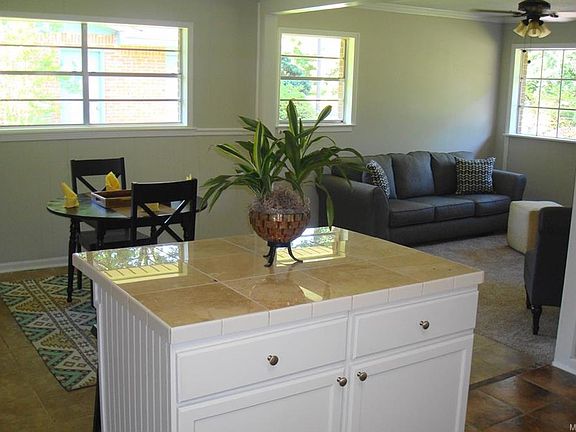 4th image of 6386 Pinebrook Dr