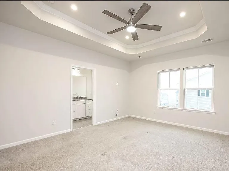 602 Holywell Dr — Photo 12