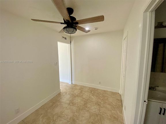 4th image of 1112 N 61st Ter #B