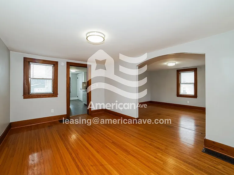 1078686_002_wm_-_living_room_13538898.jpg