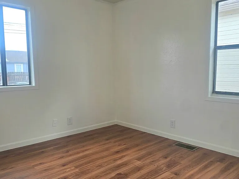 446 N 22nd St — Photo 5