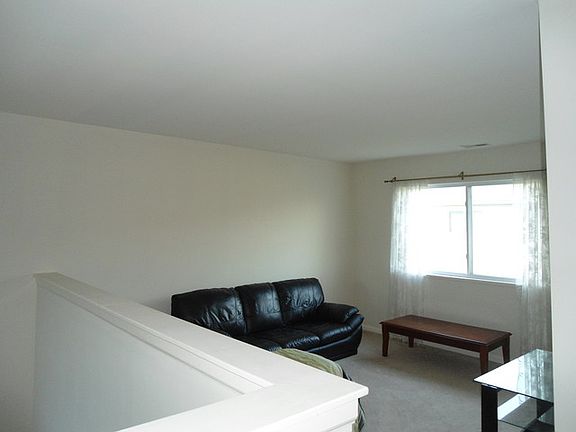 4th image of 426 N Patriot Dr