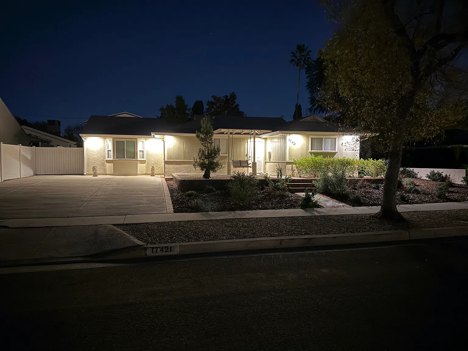 3 bed, 1344 sqft, $4,200 — Photo 1