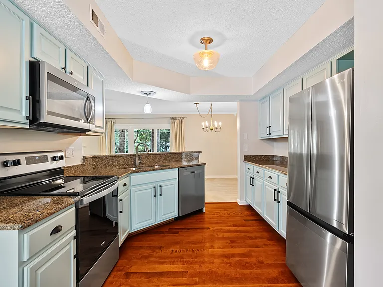7630 Falcon Rest Cir — Photo 8