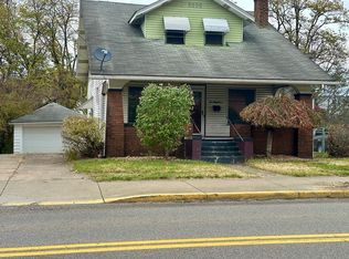 153 Carolina Ave, Chester, WV