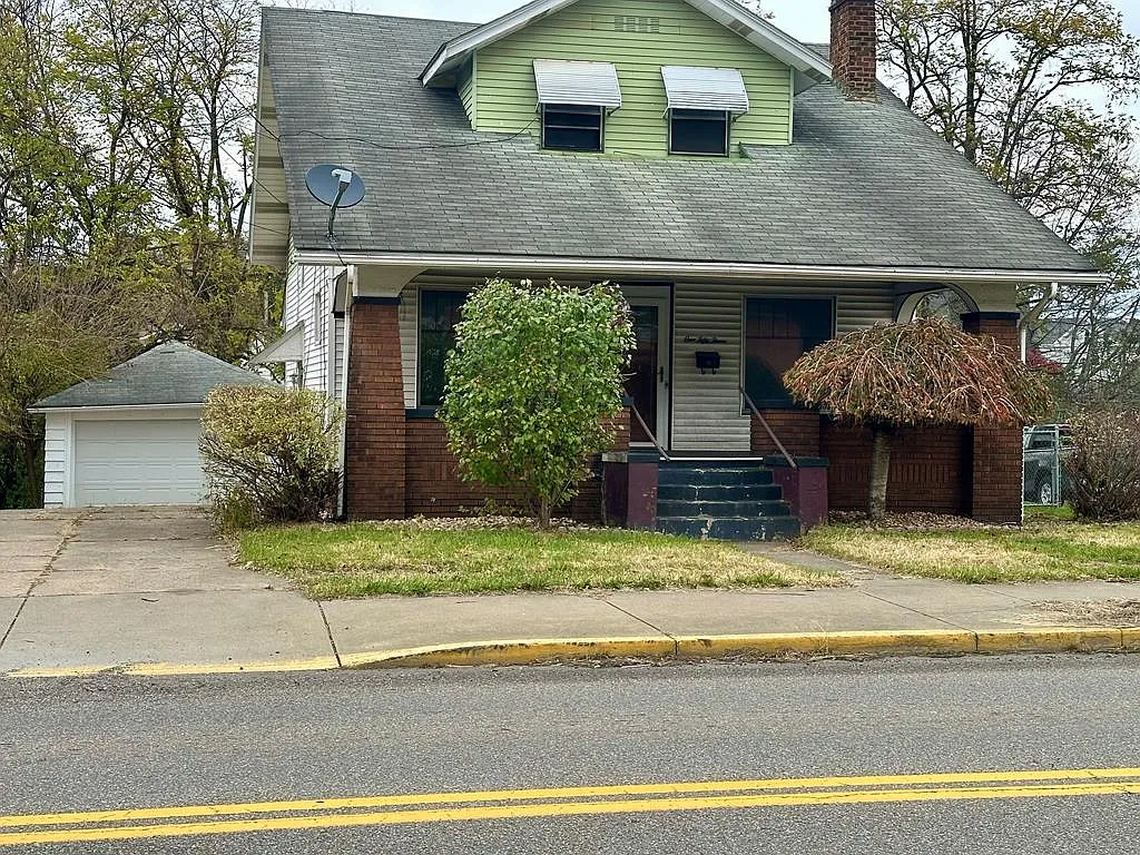 153 Carolina Ave photo 1
