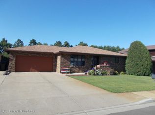 1126 13th St W, Dickinson, ND 58601