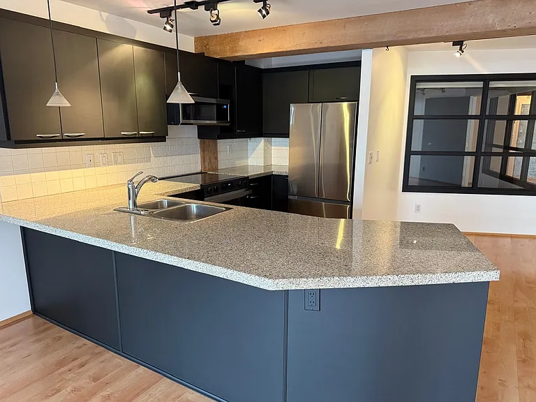 1066 Hamilton St #306 — Photo 5