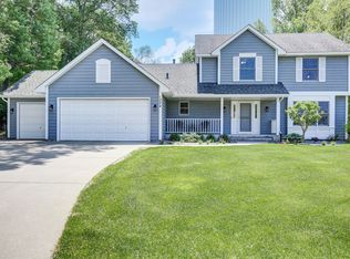 1224 Woodcrest Ave, Shoreview, MN 55126
