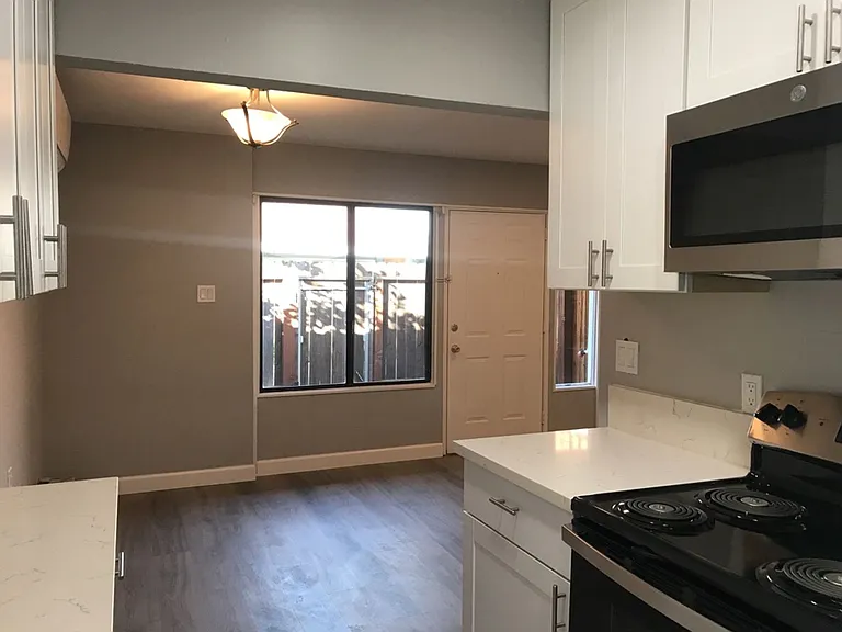 828 D St — Photo 5