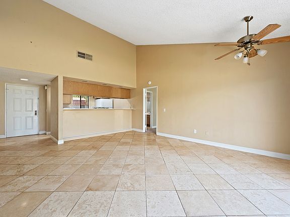 4th image of 40155 Baltusrol Cir