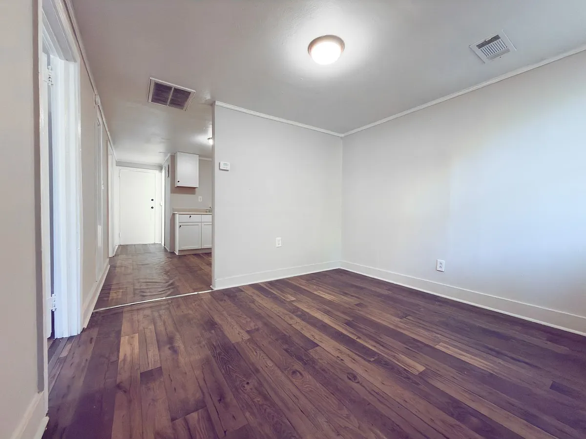 Building Photo - 2181 Eleanor Dr