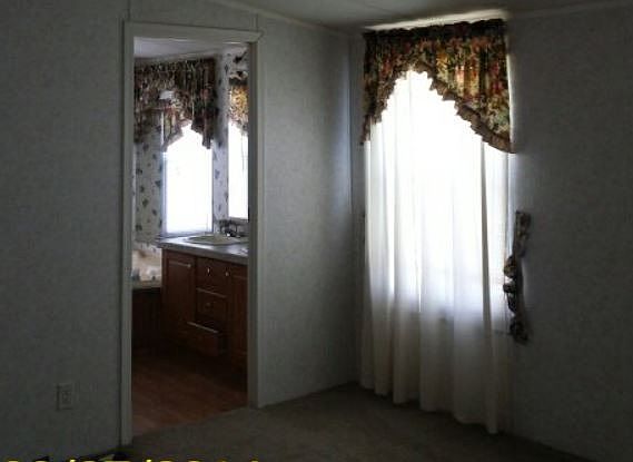 3rd image of 111 Pondview Dr