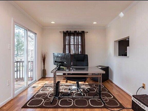 4th image of 3043 Southern Elm Ct