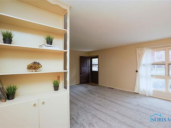 4th image of 5916 Benalex Dr