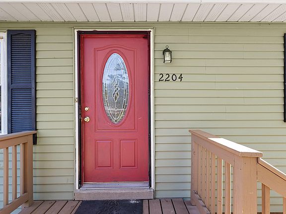 3rd image of 2204 N Ardell Pl