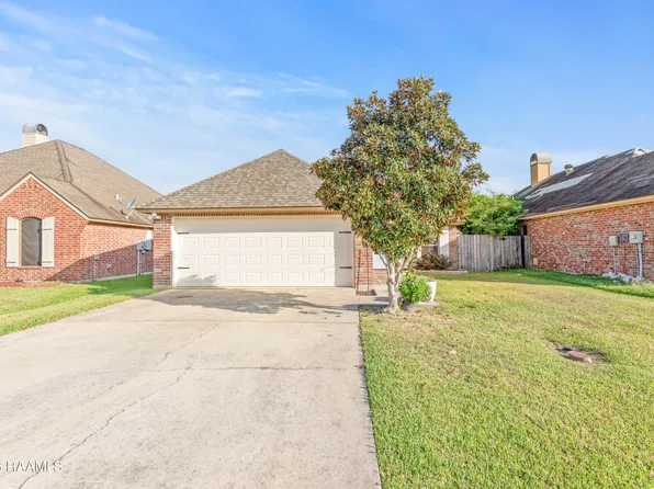 302 Braxton Dr, Youngsville, LA 70592