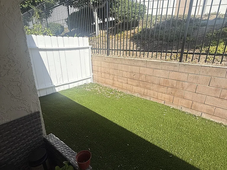 3401 Del Este Way — Photo 9