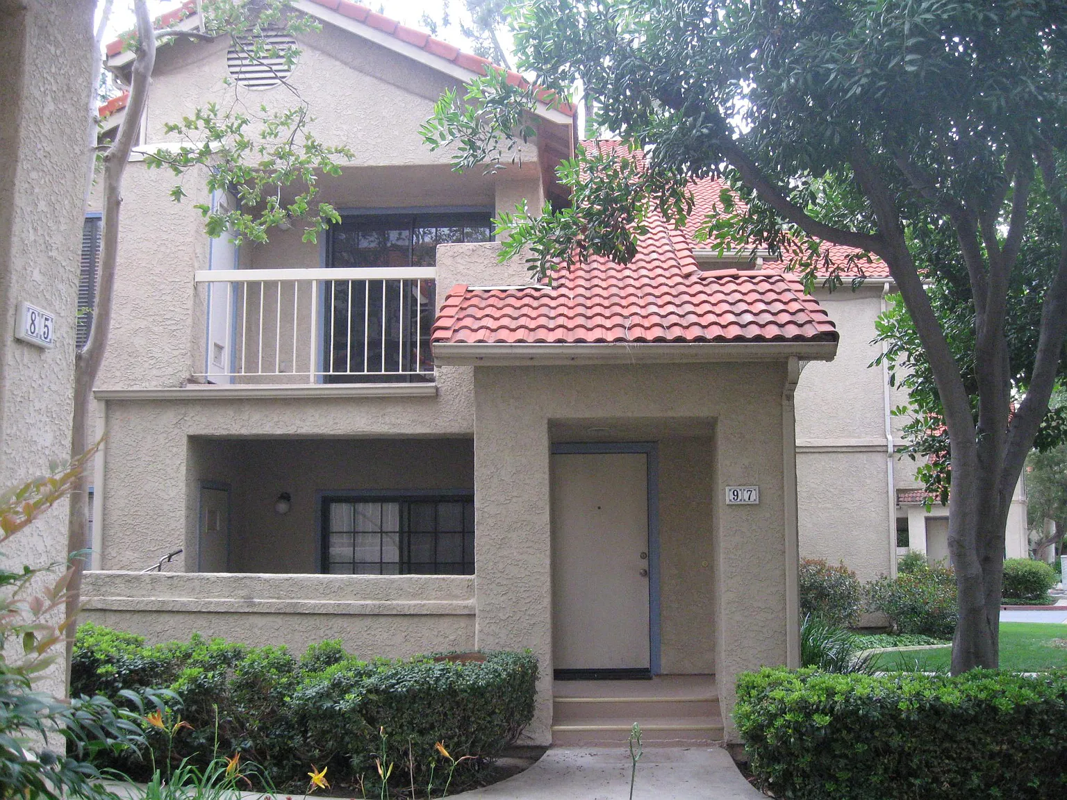 2 bed, 872 sqft, $2,650 — Photo 1