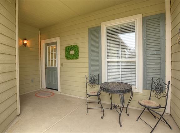 3rd image of 314 Portsmouth Dr