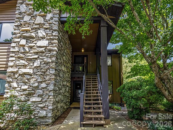 3rd image of 128 Country Ridge Rd