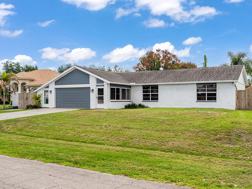 1st image of 120 SW Austin Court