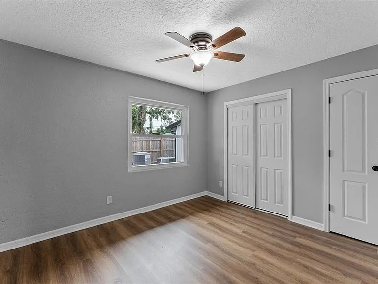 2441 S Mills Ave — Photo 10