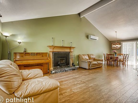 2nd image of 12809 NE 5th St