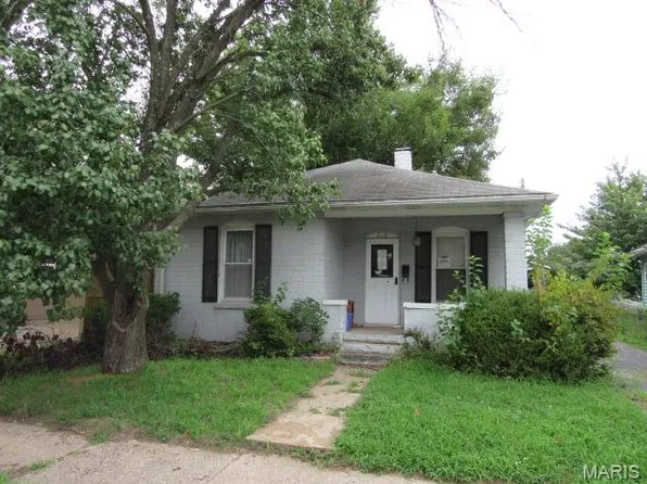 316 N 3rd St, Wood River, IL 62095