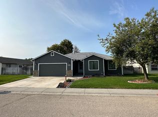 1665 Peregrine Dr, Mountain Home, ID 83647