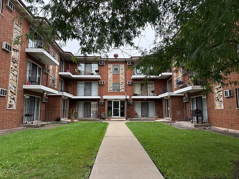 13046 Wood St #3B — Photo 2