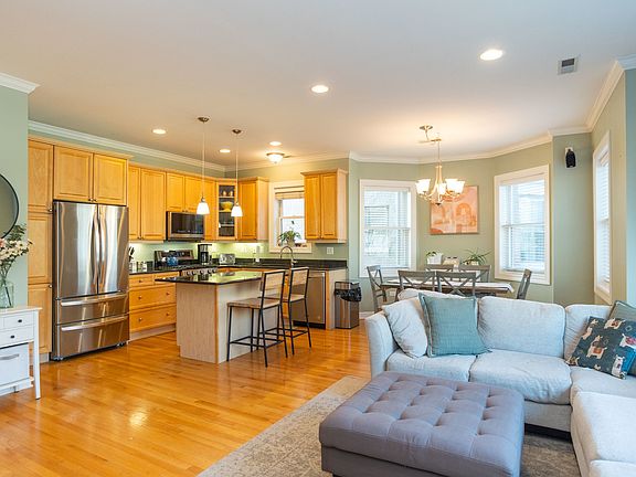 2nd image of 3444 N Ashland Ave APT 3N