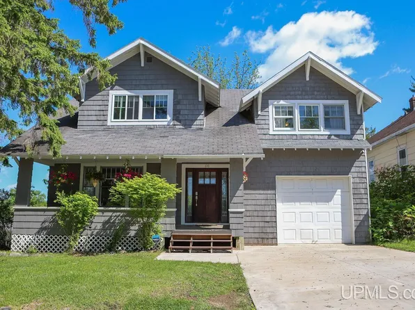 610 E East St, Iron Mountain, MI 49801