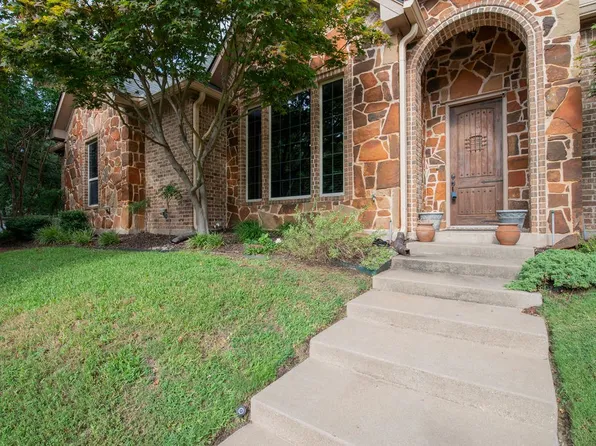 915 Royal Ct, Burleson, TX 76028