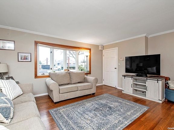 4th image of 2691 Nira Ave