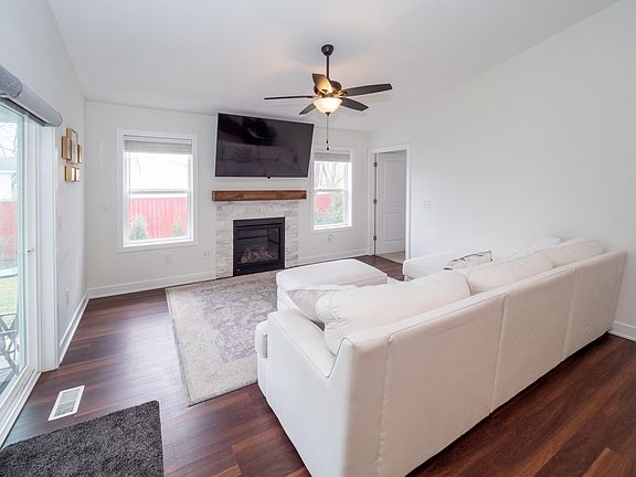 3rd image of 6535 Elle Ave