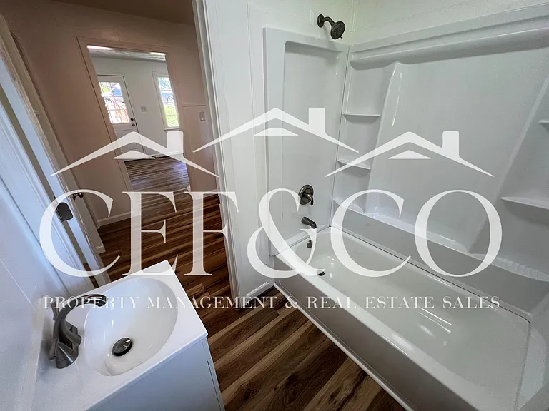 228 Caulder Cir — Photo 4