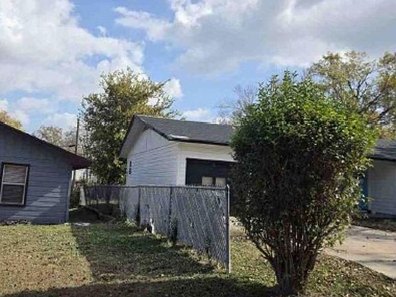 2nd image of 809 S 36th St